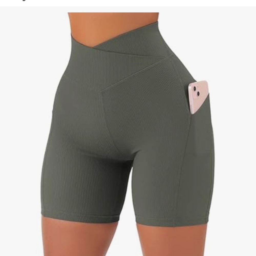 SUUKSESS Women Cross Workout Shorts with Pockets 5" High Waist Booty Biker Short